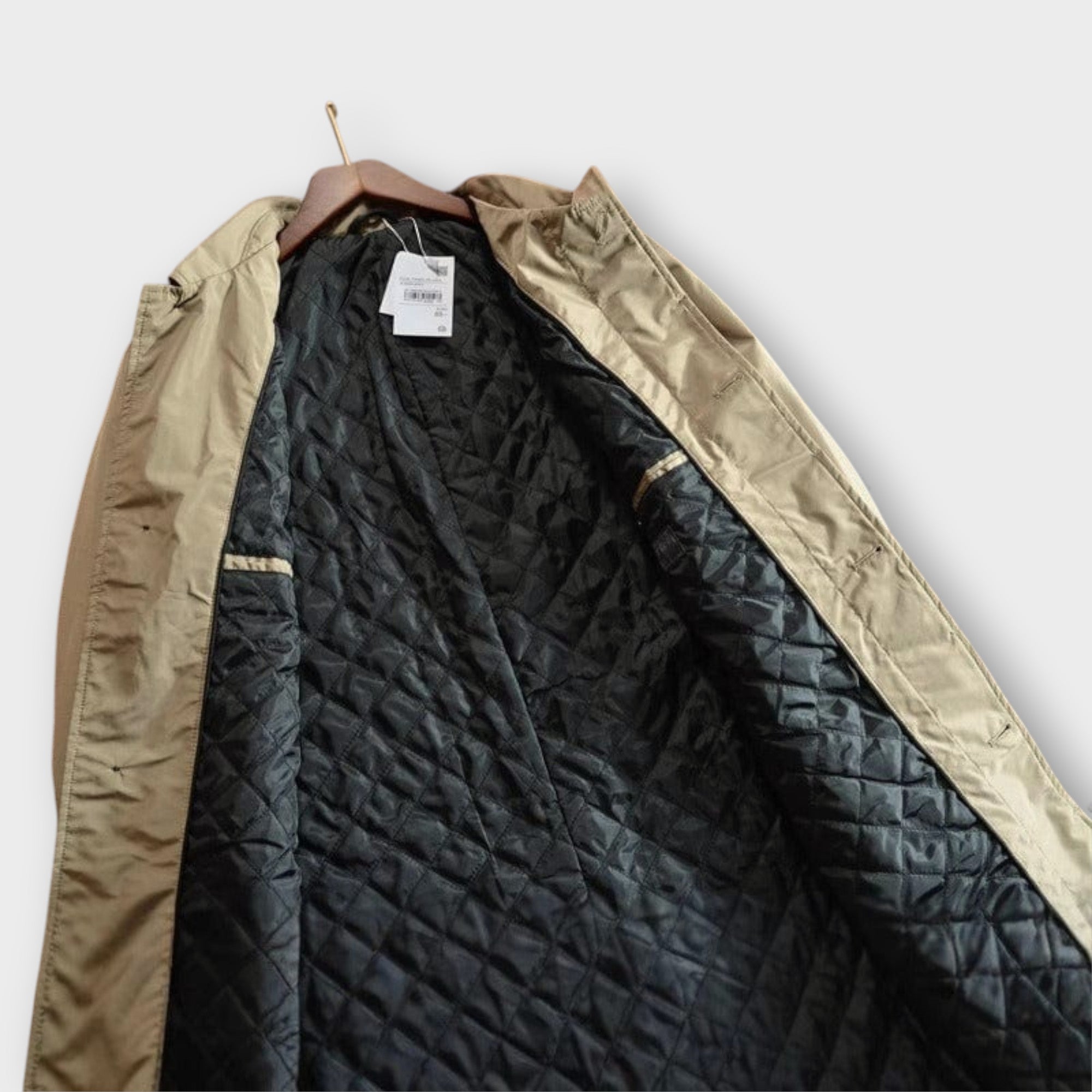 Abrigo tipo trench elegante: elegancia atemporal para cualquier ocasión