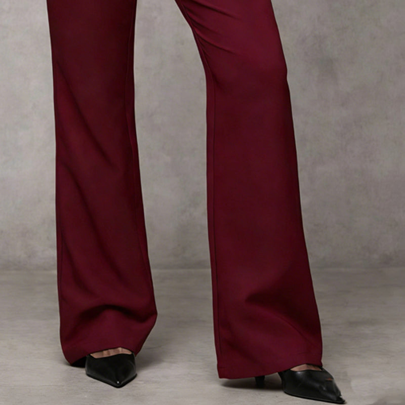 Pantalón de traje para mujer con pernera acampanada – elegante, cómodo y atemporal